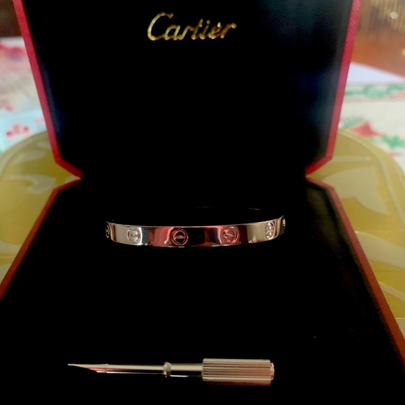 Cartier Love bracelet - Picture 2 of 11